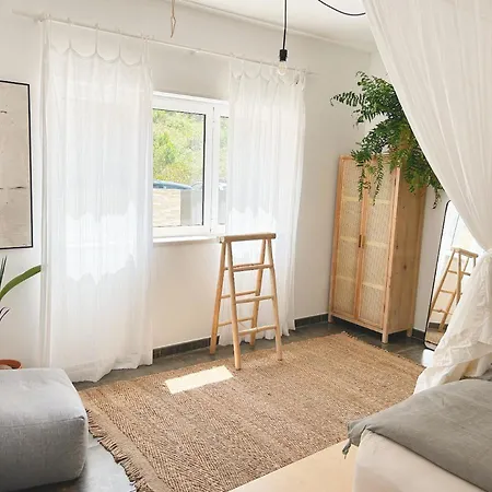 Penzion Saone - Coworking & Retreat Location Ericeira